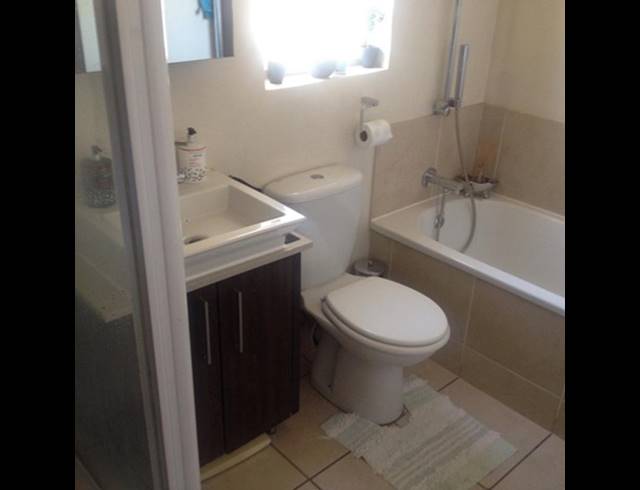 1 BEDROOM APARTMENT FOR SALE IN LONEHILL